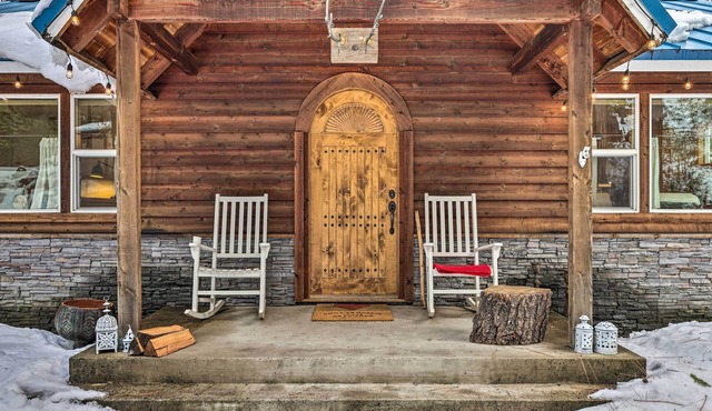 Homey Long Barn Cabin w/Deck & Fire Pit!