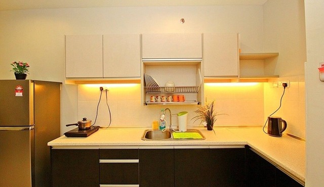 Homey Suite Surrounded by Local Cuisines