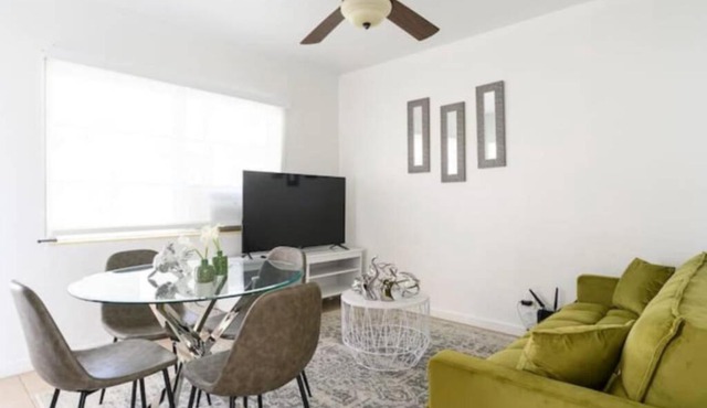 Homey Sunset Hollywood Home Apt5