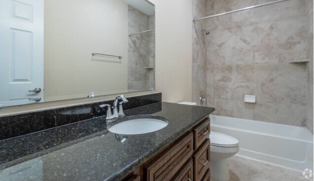 Homey townhome perfect for traveling individuals looking for short-term leases