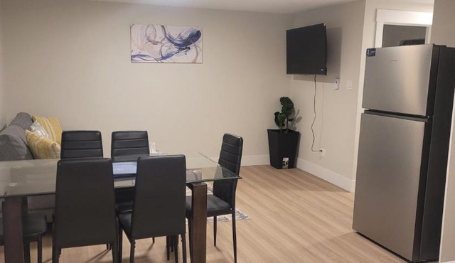 Hommie Vibes Basement Suite