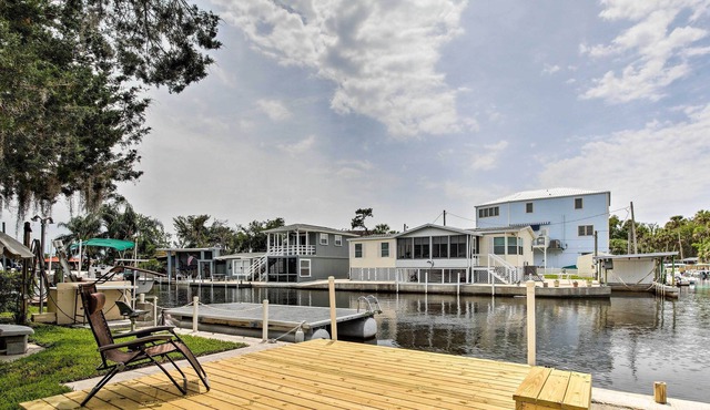 Homosassa Riverfront Home w/Boat Ramp+Docking