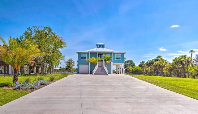 Homosassa Riverfront Home - Prime Location.