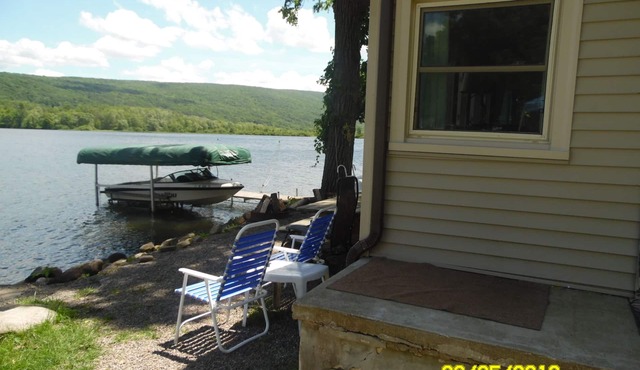 Honeoye Lake Waterfront Cottage