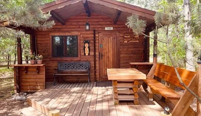 Honey Bear Hideaway Cabin