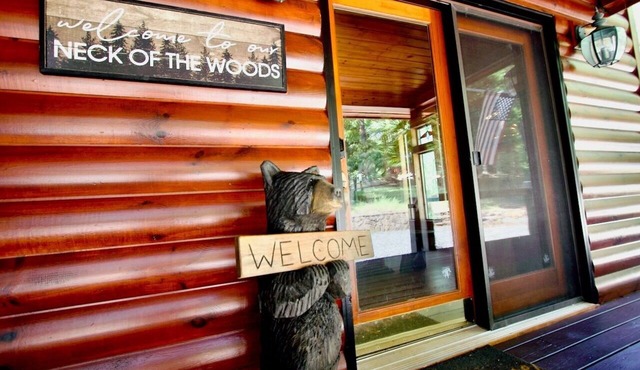 Honey Bear Hideaway - Mountain Views - Paved Roads - Pup Friendly - Cozy - WIFI