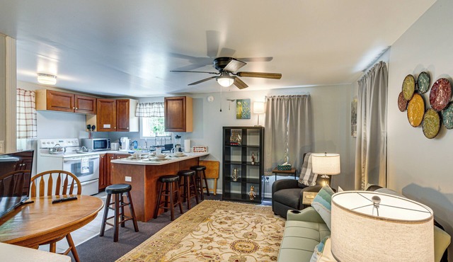 Honey Bee Farm On-Site: Susquehanna Valley Apt!