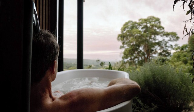 Honey Dale - Executive Luxury Hilltop Hideaway Private with Stunning Views!