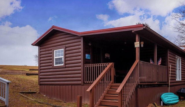 Honey Do lakefront 1-bedroom cabin with Heat and AC in Statts Mills