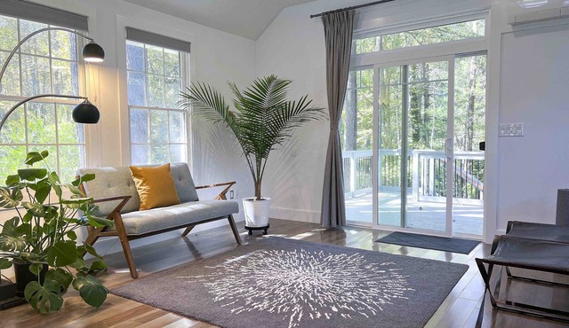 Honey House—beautiful modern loft near with UVA, Monticello and downtown