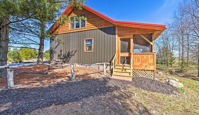 'Honey House Cabin' - A Quiet Countryside Retreat!