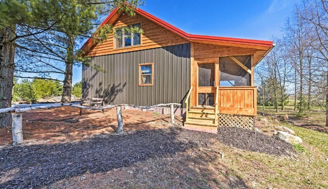 Honey House Cabin - A Quiet Countryside Retreat!