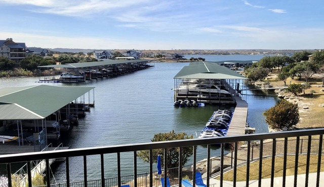 "Honey's Place" Waterfront Condo