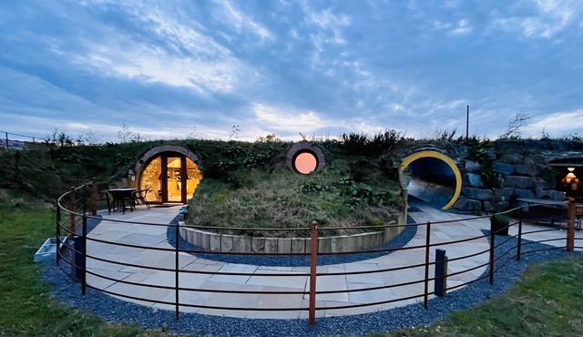 Honeybee Home - a hobbit hut that sleeps 4 guests in 2 bedrooms