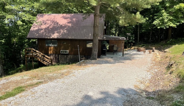 Honeymoon and relax near Cave Run Lake at the Musky Hideaway Cabin