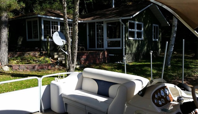 HONEYMOON CABIN FOR RENT ON BEAUTIFUL LAKE ROOSEVELT.