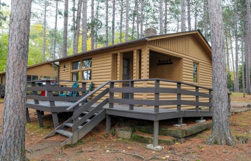 Honeymoon Cabin - One Bed Retreat - Parking - Netflix CB07