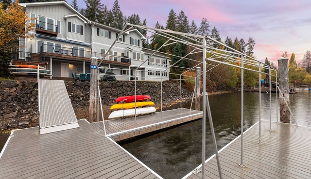 Honeysuckle Beach Retreat - Waterfront