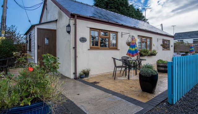 Honeysuckle Cottage - 1 Bedroom - Amroth