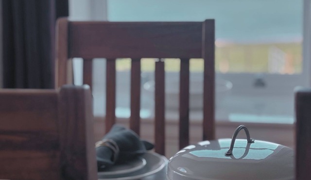 Honeysuckle Cottage - sleeps 6 guests in 4 bedrooms