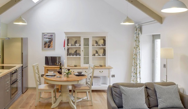 Honeysuckle Cottage-UKC3194