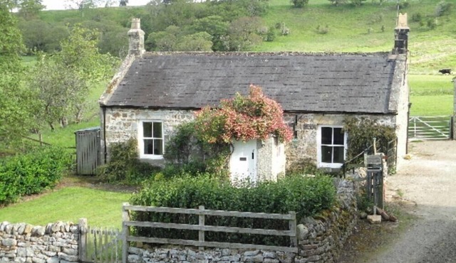 HONEYSUCKLE COTTAGE (WARK ON TYNE), family friendly in Wark