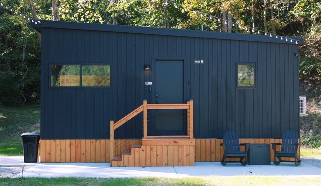 Honeysuckle Den at StoneCreek Farms | Sleeps 2