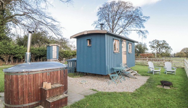 HONEYSUCKLE HUT, POTTO GRANGE FARM, romantic in Hutton Rudby
