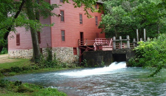 Honeysuckle Inn - Mountain View