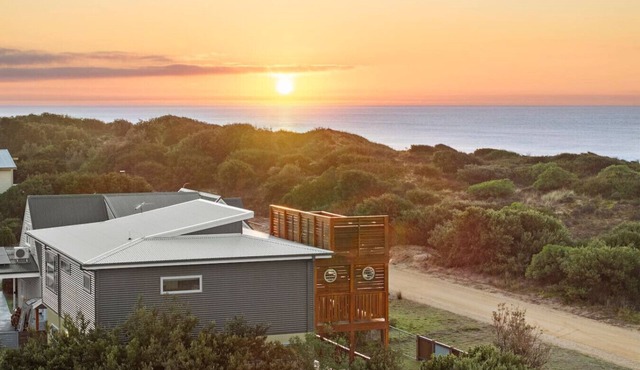 Honeysuckles Ultimate Beach Escape