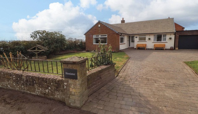 HONISTER, pet friendly, with a garden in Carlisle