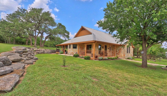 Honky Tonk Getaway- Secluded Pet Friendly Property near Hays City Store!
