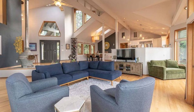 Hood Canal LUX Waterfront Group Retreat