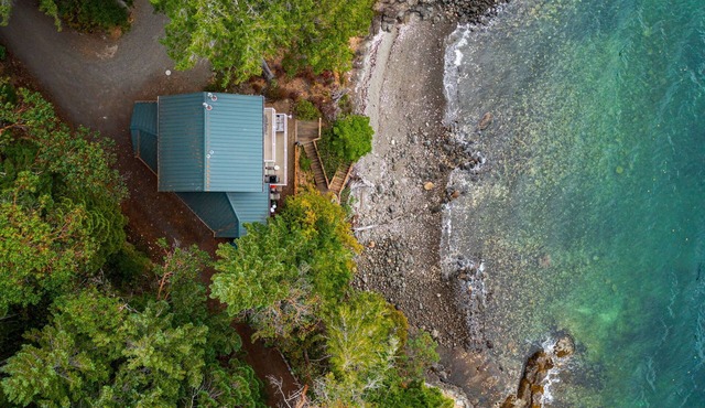 Hood Canal Modern Waterfront Getaway