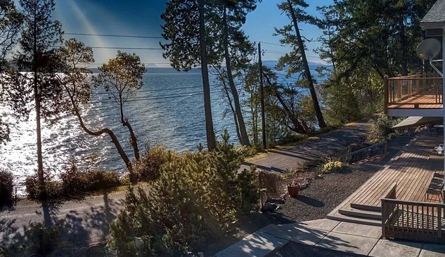 Hood Canal Waterfront Home Fantastic Views Crab, Boat, Kayak, Fire Pit, Hot Tub