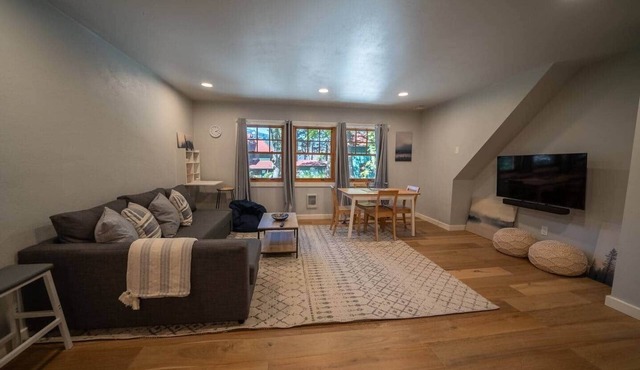 Hood River on the cliff- apartment