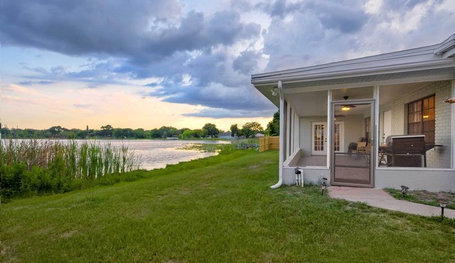 Hook, Line & Leisure: Lakefront Gem w/Porch!