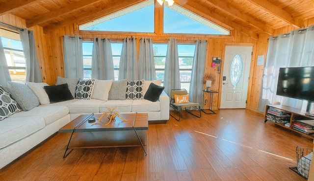 Hook's Cabin- Lake & Pool near Disney A-frame