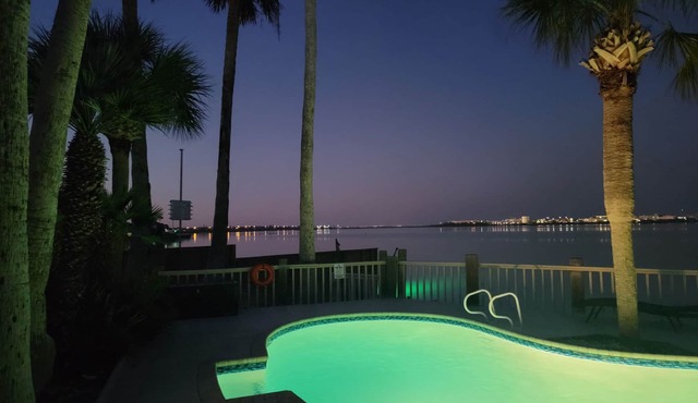 Hook Wine Sinker Waterfront Paradise On Oso Bay Pool, near beach Corpus Christi