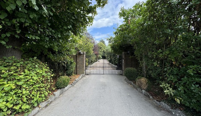 Hookwood Lodge London Gatwick