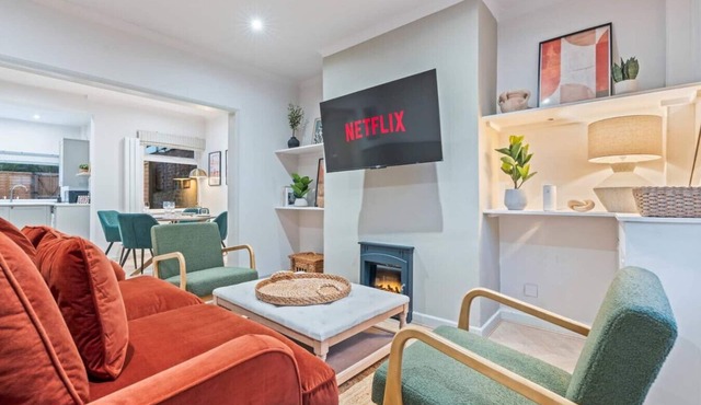 Hoole 2 BR Home | Free Parking | Sleeps 7 | 5 Beds