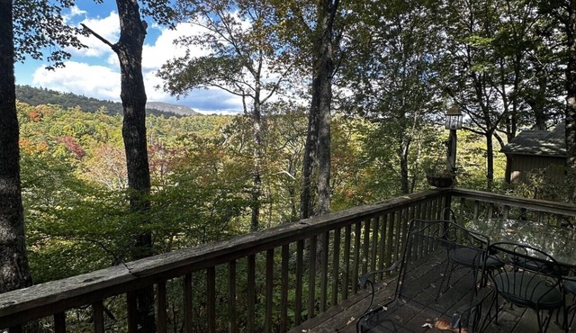 Hoot Owl Hollow-easy access and a great view!