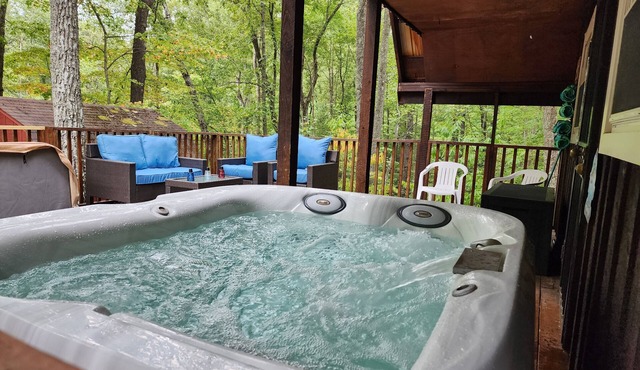 Hootinany Cabin near Cave Run Lake cabin w/Hot Tub