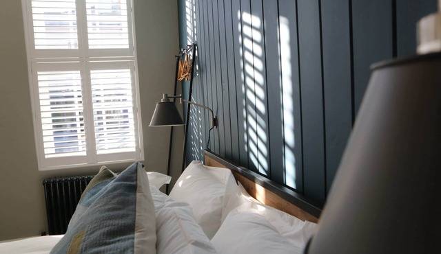 Hop Market - ensuite bedroom