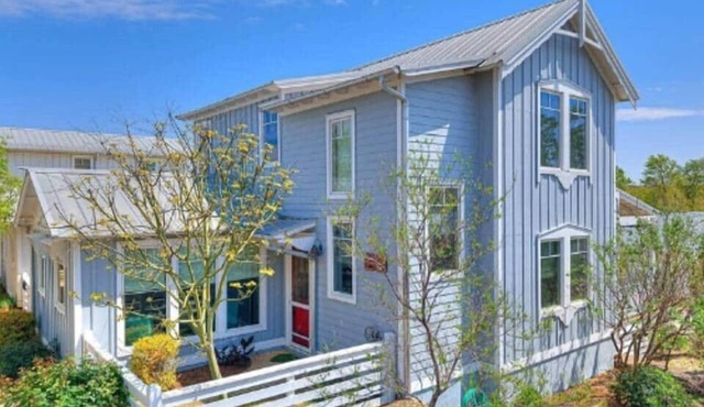 Hope Cottage at Carlton Landing