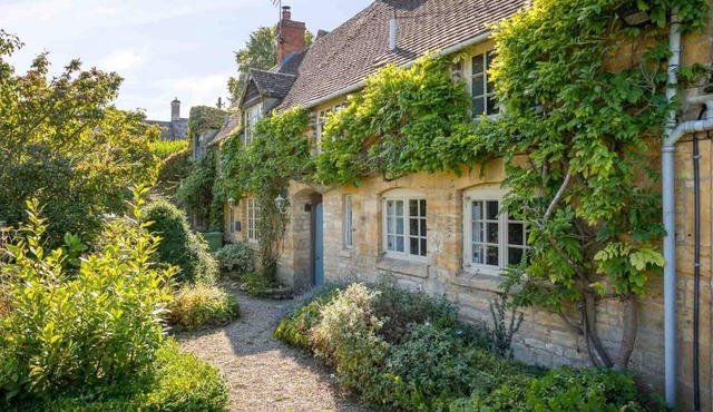 HOPE COTTAGE, pet friendly, character holiday cottage in Longborough