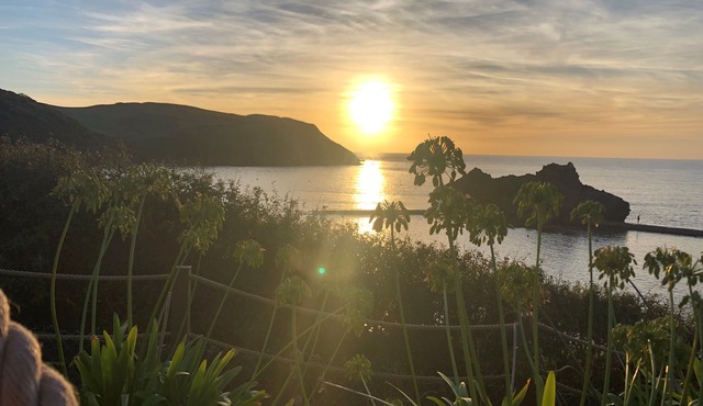 Hope Cove Location - Nr Salcombe - 2 minutes to Beaches - Private Parking - WiFi