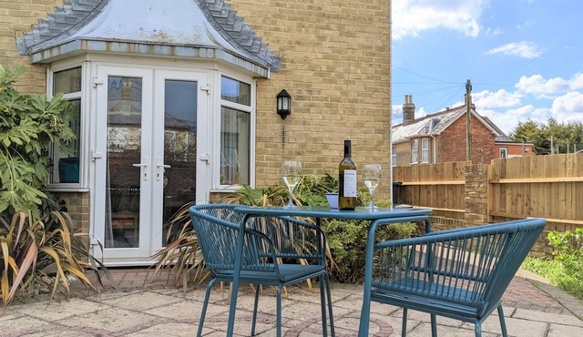 Hope House is a modern 3 bedroom town house located in the town of East Cowes.