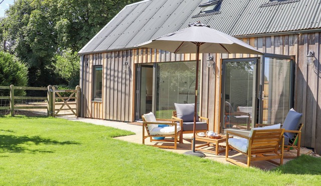 HOPKINS AT THE HOMESTEAD, pet friendly, with a garden in Dover