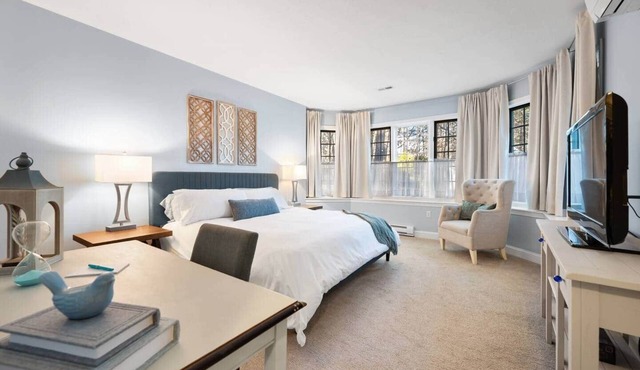 Hopkinton Guest Suite